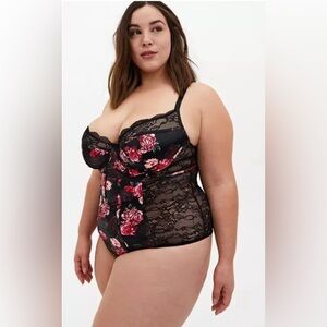 Satin & lace bodysuit Torrid 3 😈💋